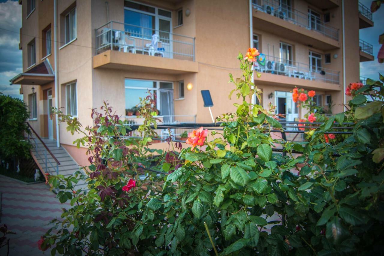 Hotel Casa Eden à Costinesti Extérieur photo